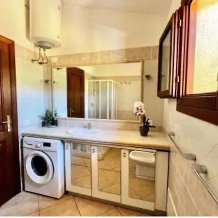 Davidhouse San Teodoro Tatil Evi *